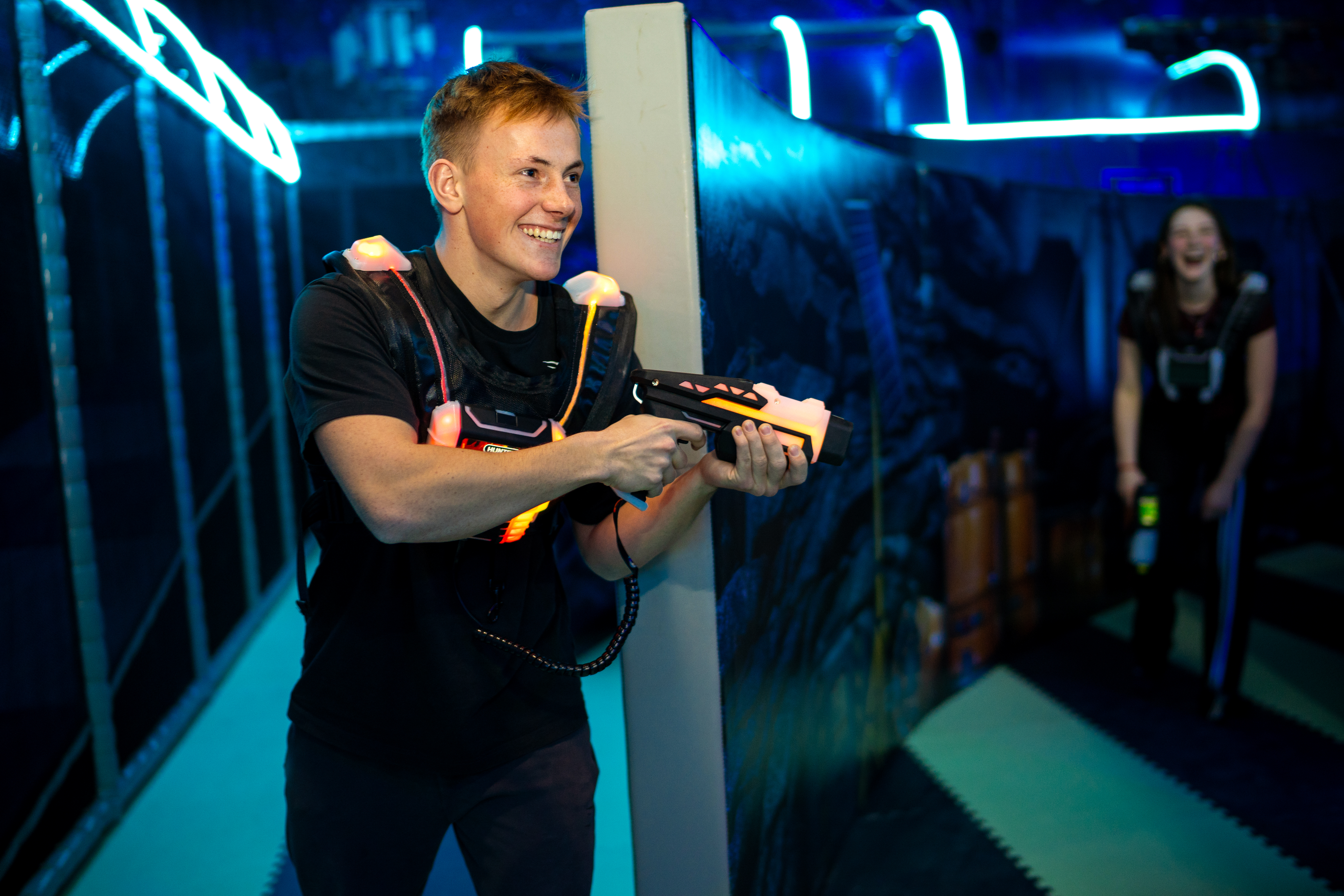 Jugendlicher beim Laser Tag